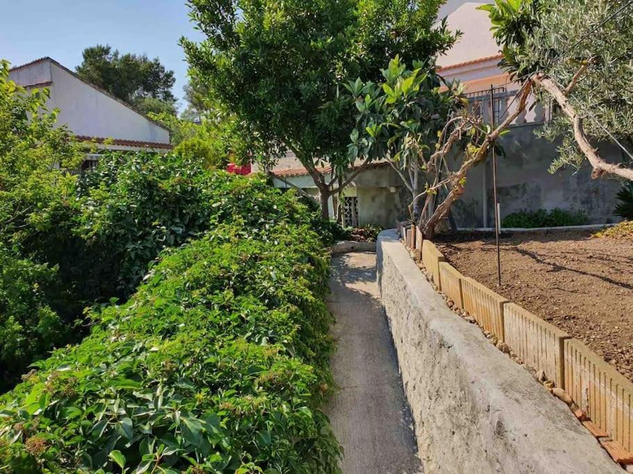 Le Petit Paradis Оливелья Экстерьер фото