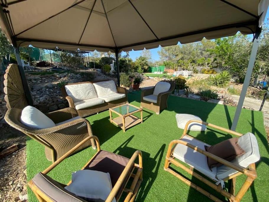 Le Petit Paradis Оливелья Экстерьер фото