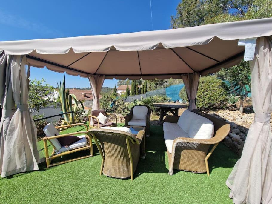Le Petit Paradis Оливелья Экстерьер фото